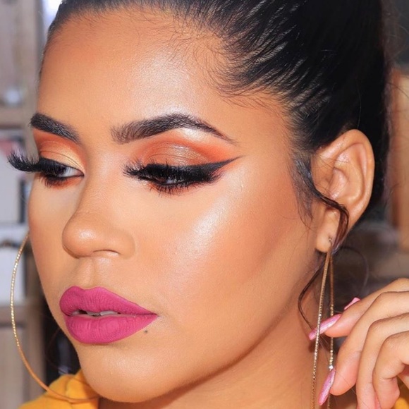 FOMO Matte Velvet Liquid Lipstick by Hola Neon - Picture 7 of 7